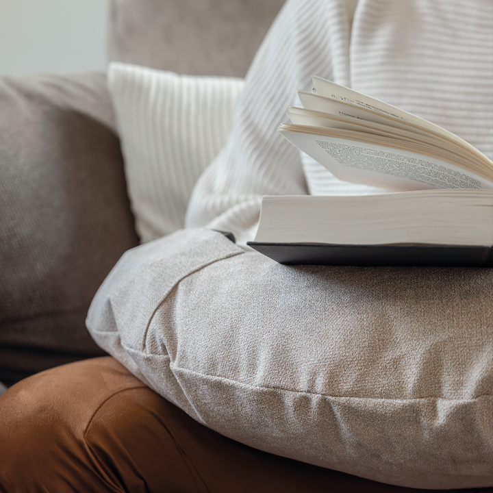 Bookiepad Lesekissen Classic mit Tasche - Creme, Bücherkissen, Cozy Reading